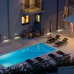 Seaview Elza With Heated Pool, Summer Kitchen, Gym, Seaviews Villa