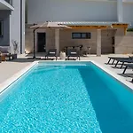 Villa Seaview Elza With Heated Pool, Summer Kitchen, Gym, Seaviews