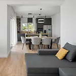 Seaview Elza With Heated Pool, Summer Kitchen, Gym, Seaviews * Jesenice (Split-Dalmatia)