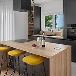 Seaview Elza With Heated Pool, Summer Kitchen, Gym, Seaviews Jesenice (Split-Dalmatia)