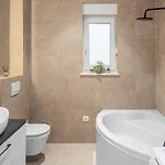 Seaview Elza With Heated Pool, Summer Kitchen, Gym, Seaviews *