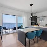 Seaview Elza With Heated Pool, Summer Kitchen, Gym, Seaviews