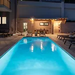 Seaview Elza With Heated Pool, Summer Kitchen, Gym, Seaviews Jesenice (Split-Dalmatia)