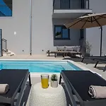 Seaview Elza With Heated Pool, Summer Kitchen, Gym, Seaviews * Jesenice (Split-Dalmatia)