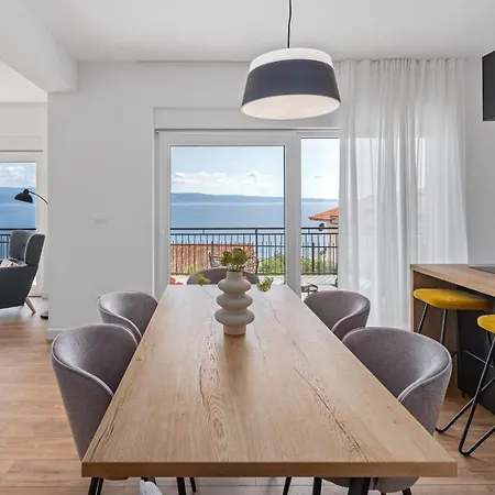 Seaview Elza With Heated Pool, Summer Kitchen, Gym, Seaviews * Jesenice (Split-Dalmatia)