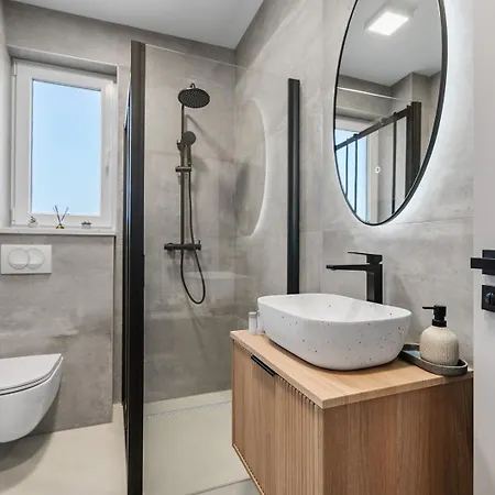 Seaview Elza With Heated Pool, Summer Kitchen, Gym, Seaviews Villa Jesenice (Split-Dalmatia)