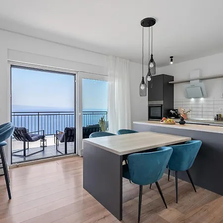 Seaview Elza With Heated Pool, Summer Kitchen, Gym, Seaviews