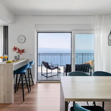 Seaview Elza With Heated Pool, Summer Kitchen, Gym, Seaviews