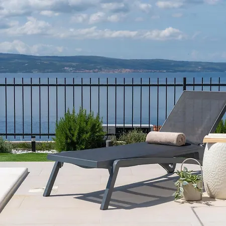 Seaview Elza With Heated Pool, Summer Kitchen, Gym, Seaviews Βίλα Jesenice (Split-Dalmatia)