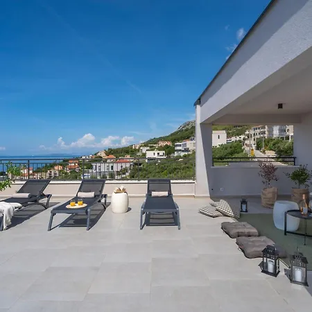 Seaview Elza With Heated Pool, Summer Kitchen, Gym, Seaviews *